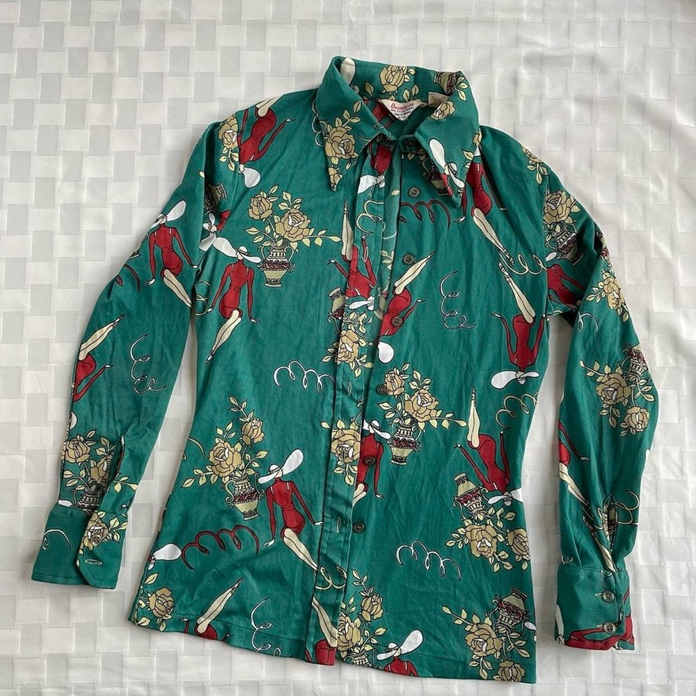 Vintage 1970s green button up, unique pattern